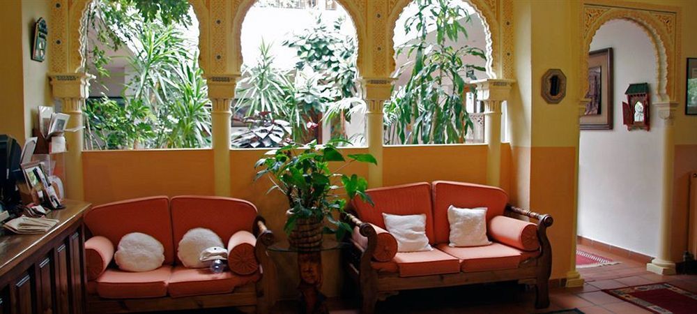 Hotel De 2*